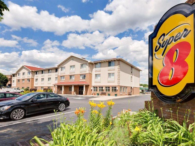 Super 8 By Wyndham Akron S/Green/Uniontown Oh Екстер'єр фото